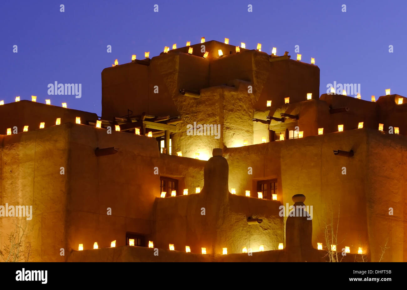The Inn at Loretto and Christmas lights ("farolitos"), Santa Fe, New Mexico USA Stock Photo Alamy