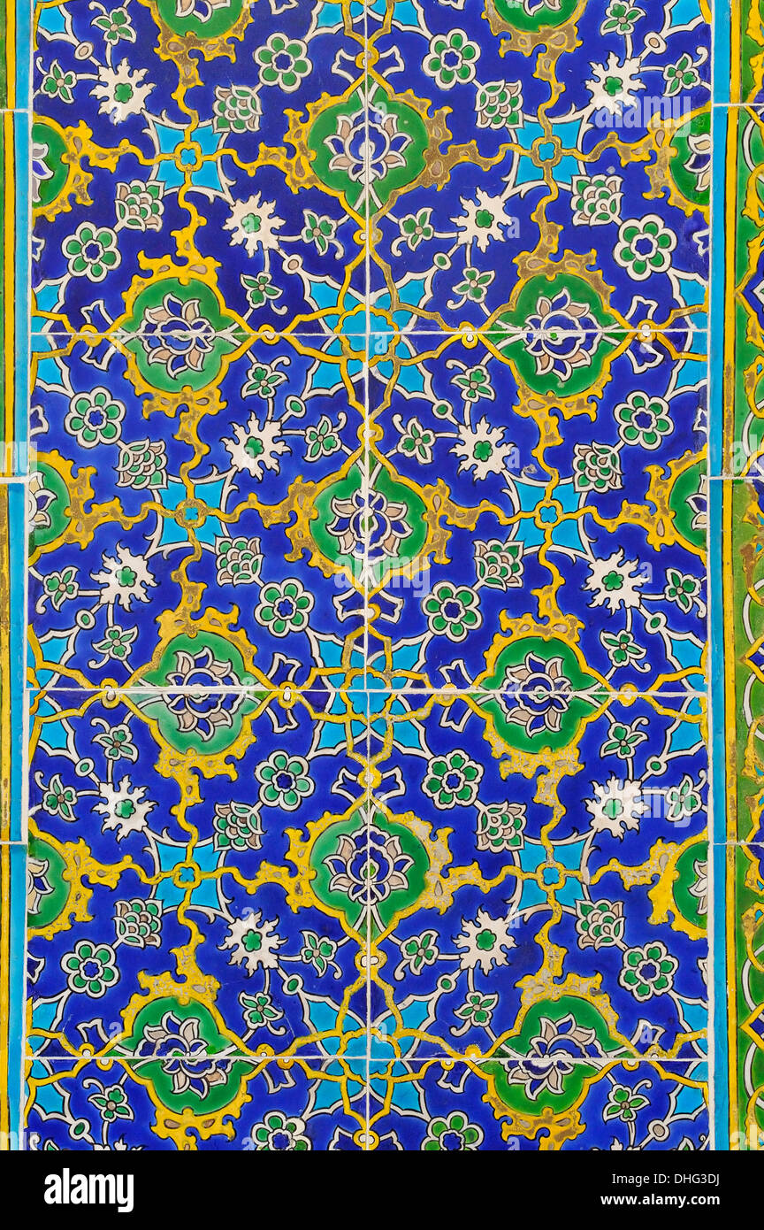 Iznik tiles, early green period, Chamber of Petitions, Topkapı, Istanbul, Turkey 130913 31236 Stock Photo