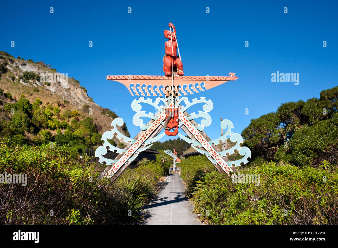 Maori traditional wooden sculpture, Powhenua, Kaikoura Peninsula Walkway, New Zealand. Stock Photo