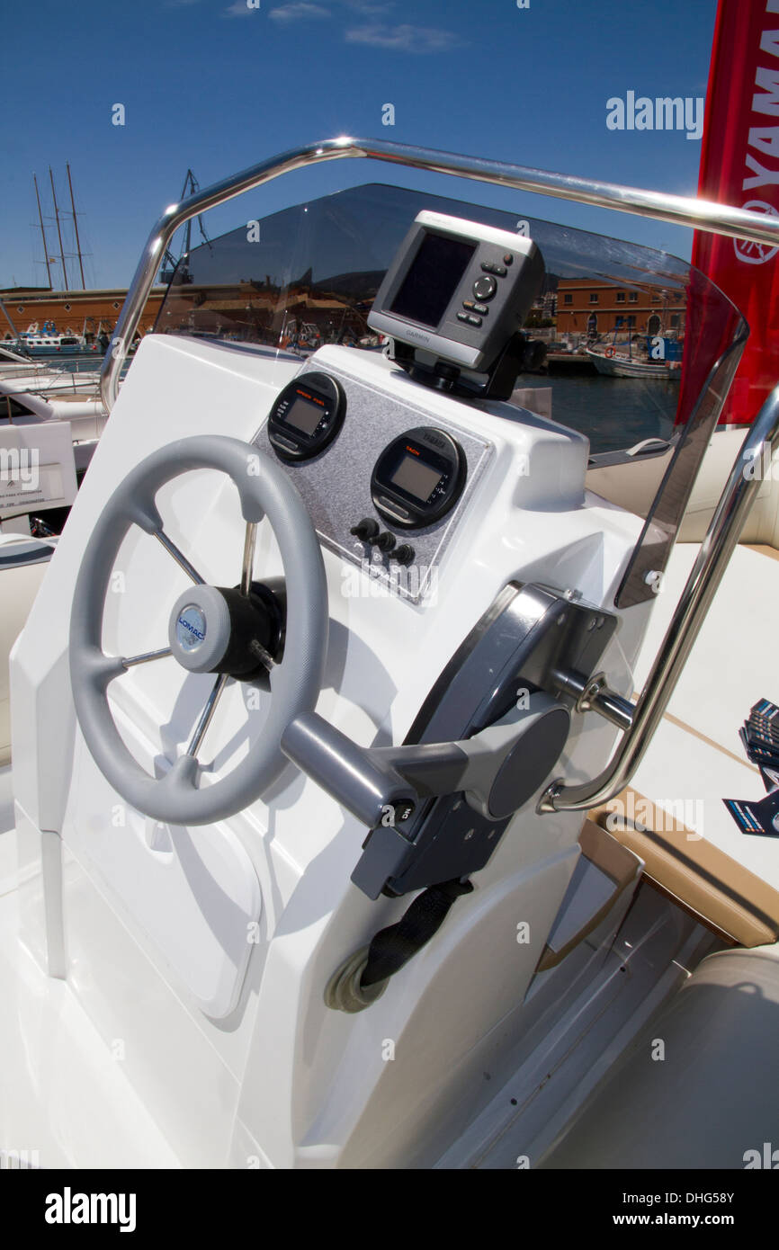Steering wheel control panel cockpit of luxury modern motor boat Stock Photo Alamy