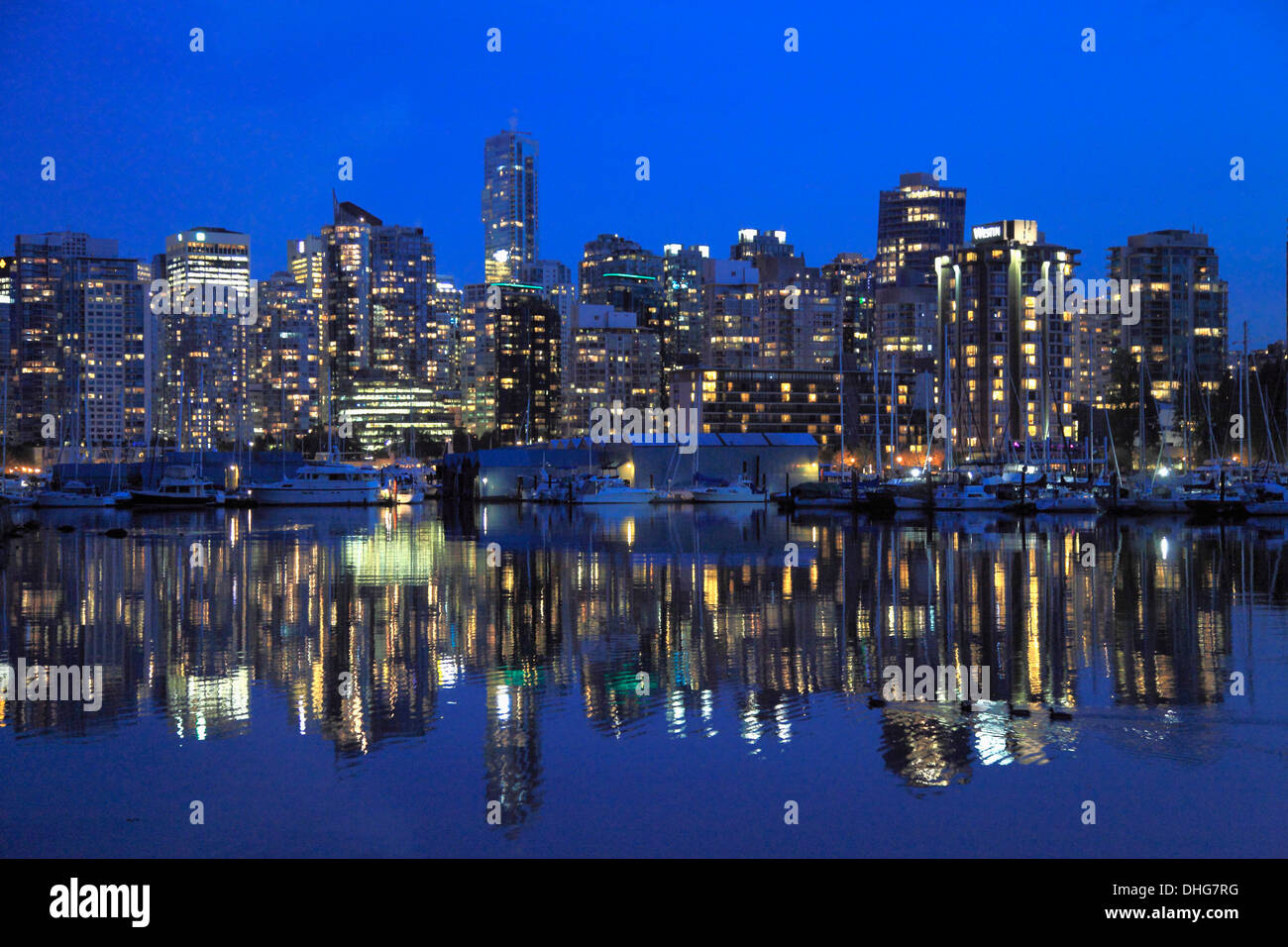 Canada, Vancouver, skyline, Coal Harbour, night Stock Photo Alamy