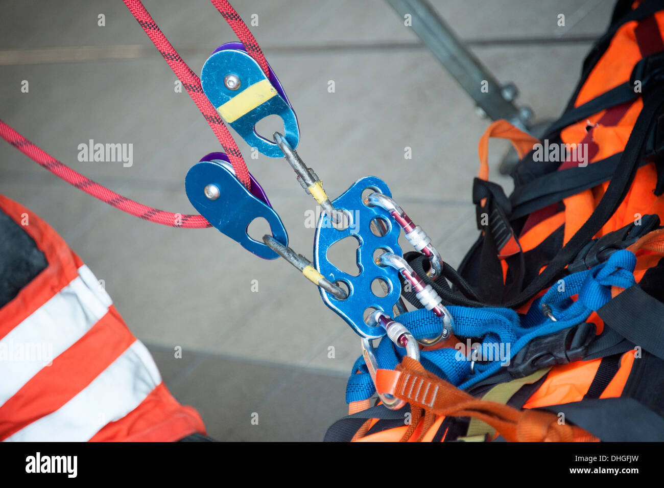 Rope rescue hi-res stock photography and images - Alamy