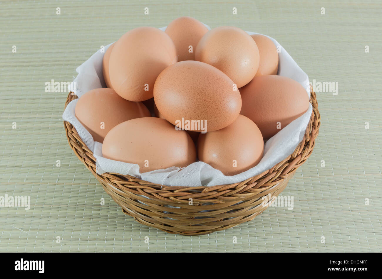 Poultry basket hires stock photography and images Alamy