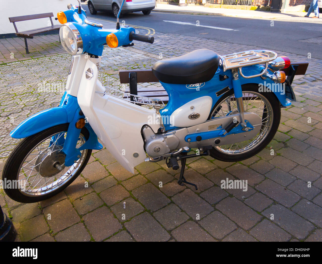 Honda super cub scooter hi-res stock photography and images - Alamy