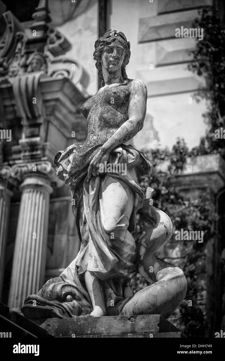 Human body sculpture Black and White Stock Photos & Images - Alamy