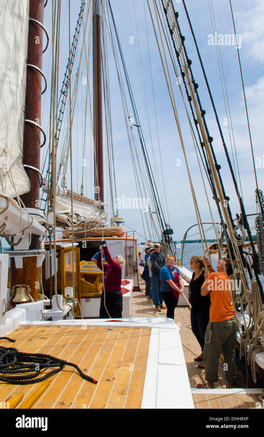Schooner Heritage Windjammer Sailboat from Rockland Maine passengers