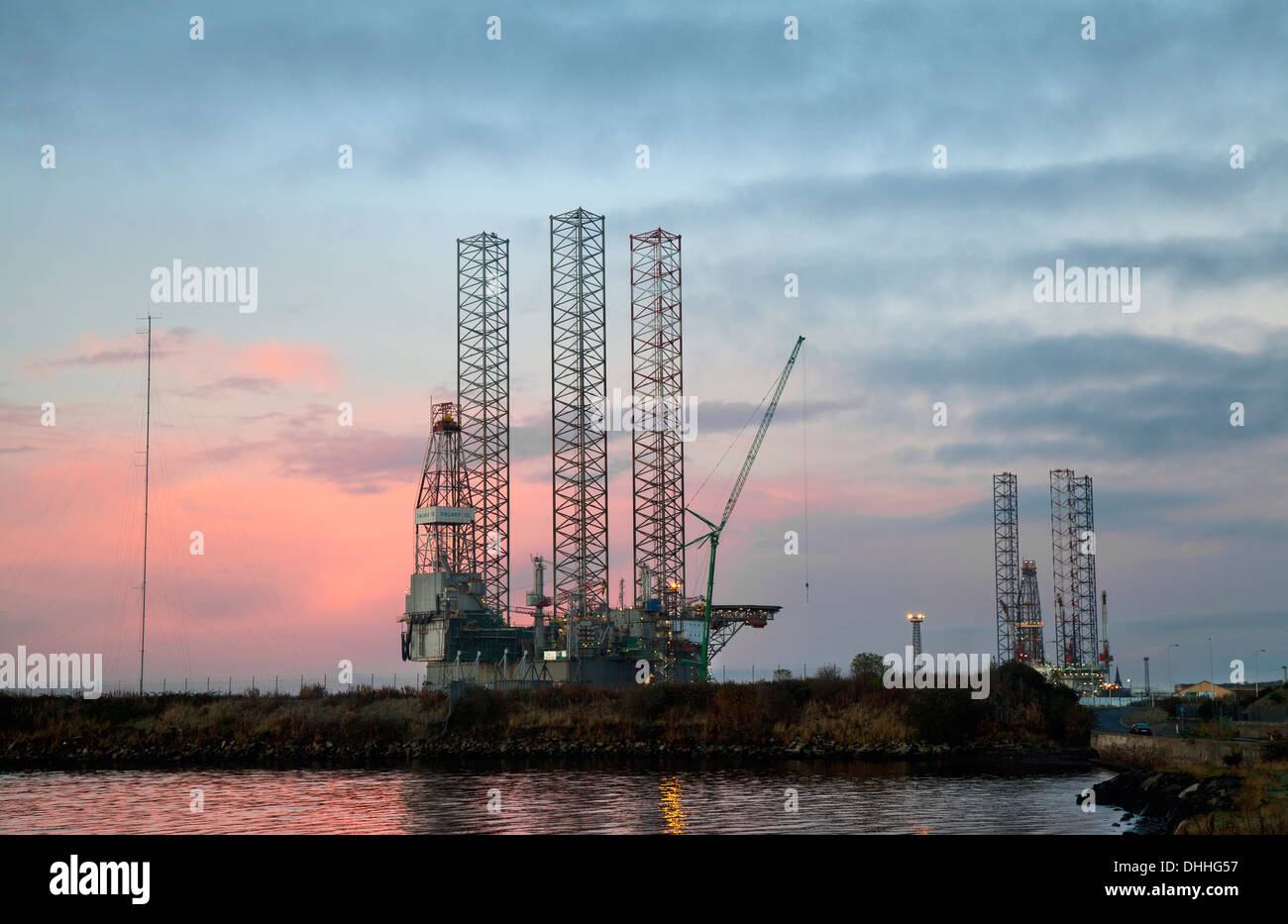 The two Jack-Up offshore north sea drilling oil rigs, Galaxy II and Ensco-120 at Prince Charles Wharf, River Tay, Dundee docks, Tayside, Scotland, UK Stock Photo