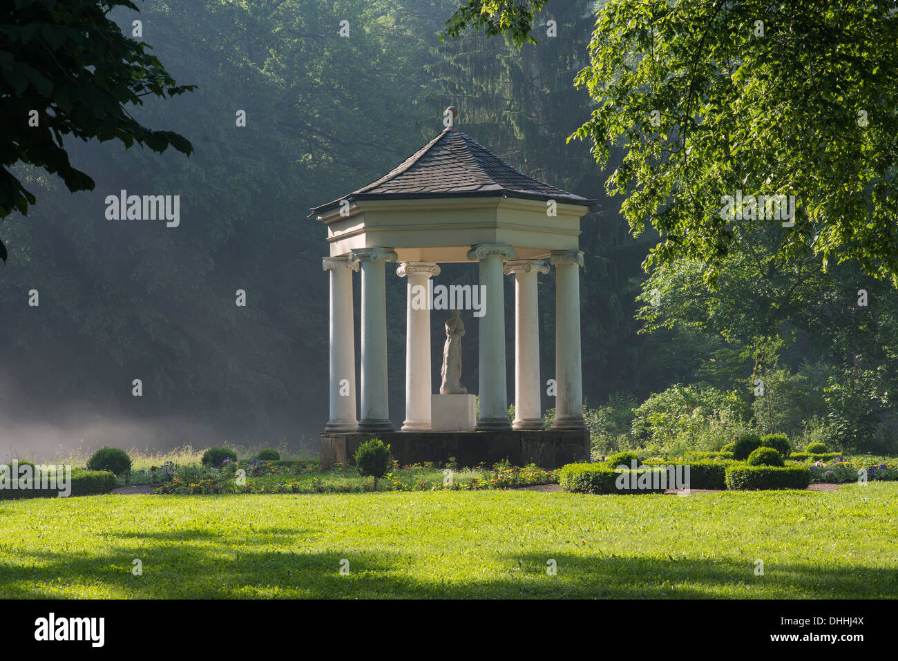 Temple of the Muses in the landscaped park of Tiefurt Mansion, UNESCO World Cultural Heritage Site, Weimar, Thuringia, Germany Stock Photo