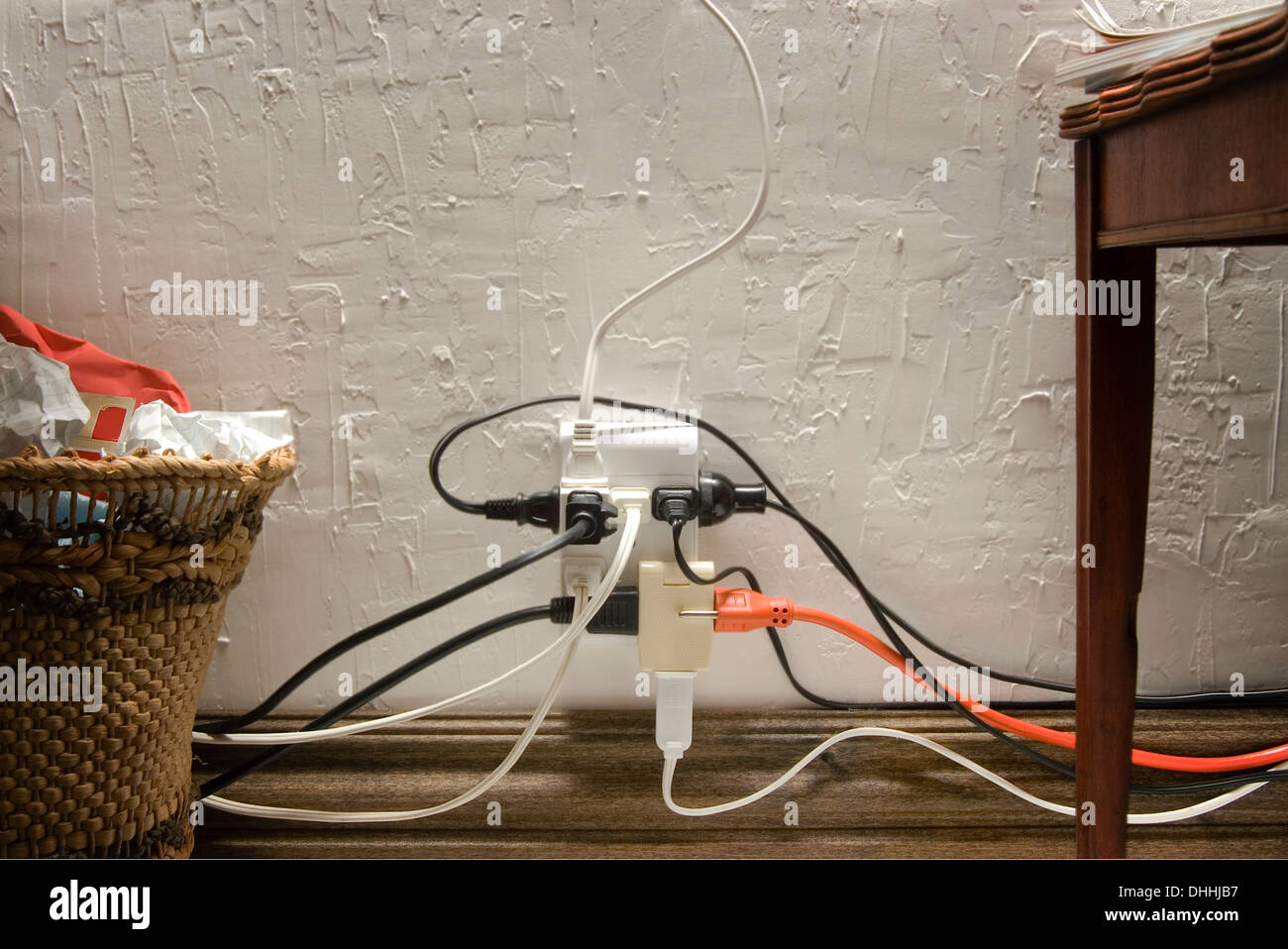 Electrical connections bad hires stock photography and images Alamy