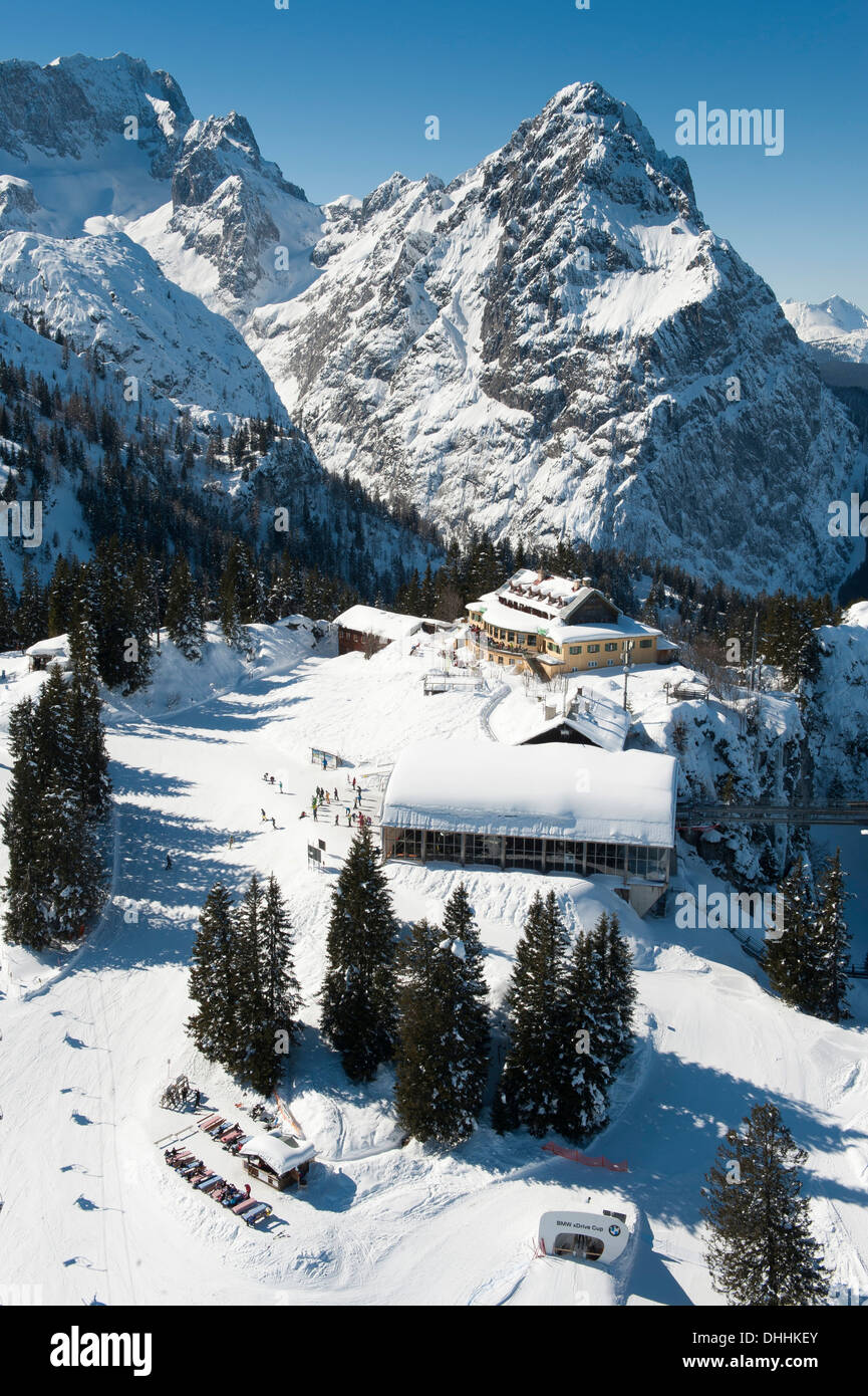 Ski resort at Mt. Kreuzeck, Garmisch-Partenkirchen, Upper Bavaria ...