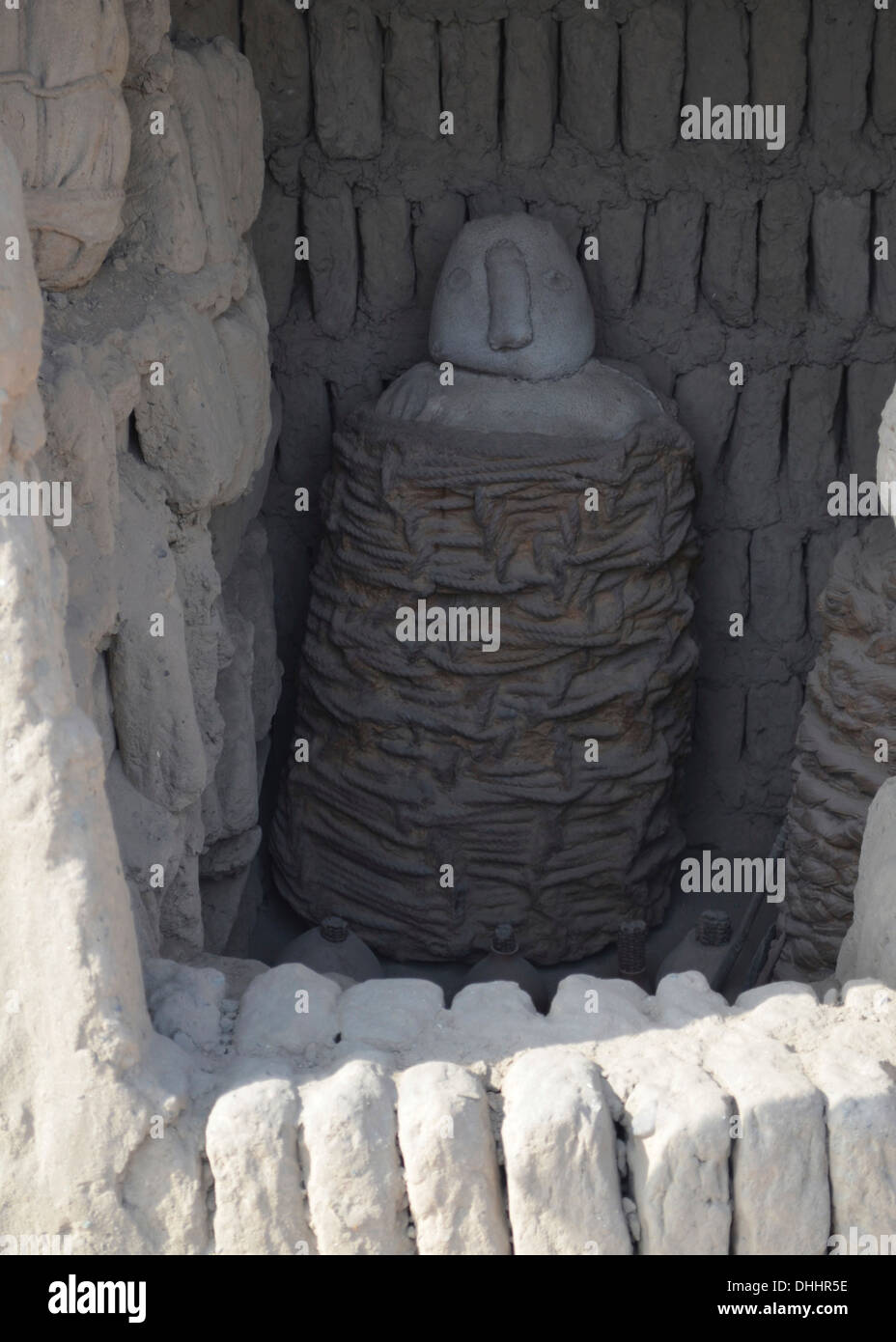 Wari tombs at the Huaca Pucllana archaeological site, Miraflores, Lima Stock Photo