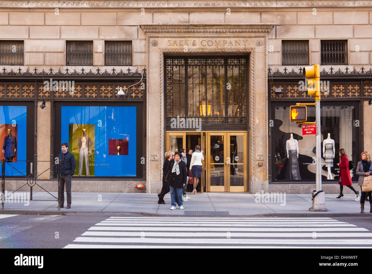 Saks 5th avenue hi-res stock photography and images - Alamy