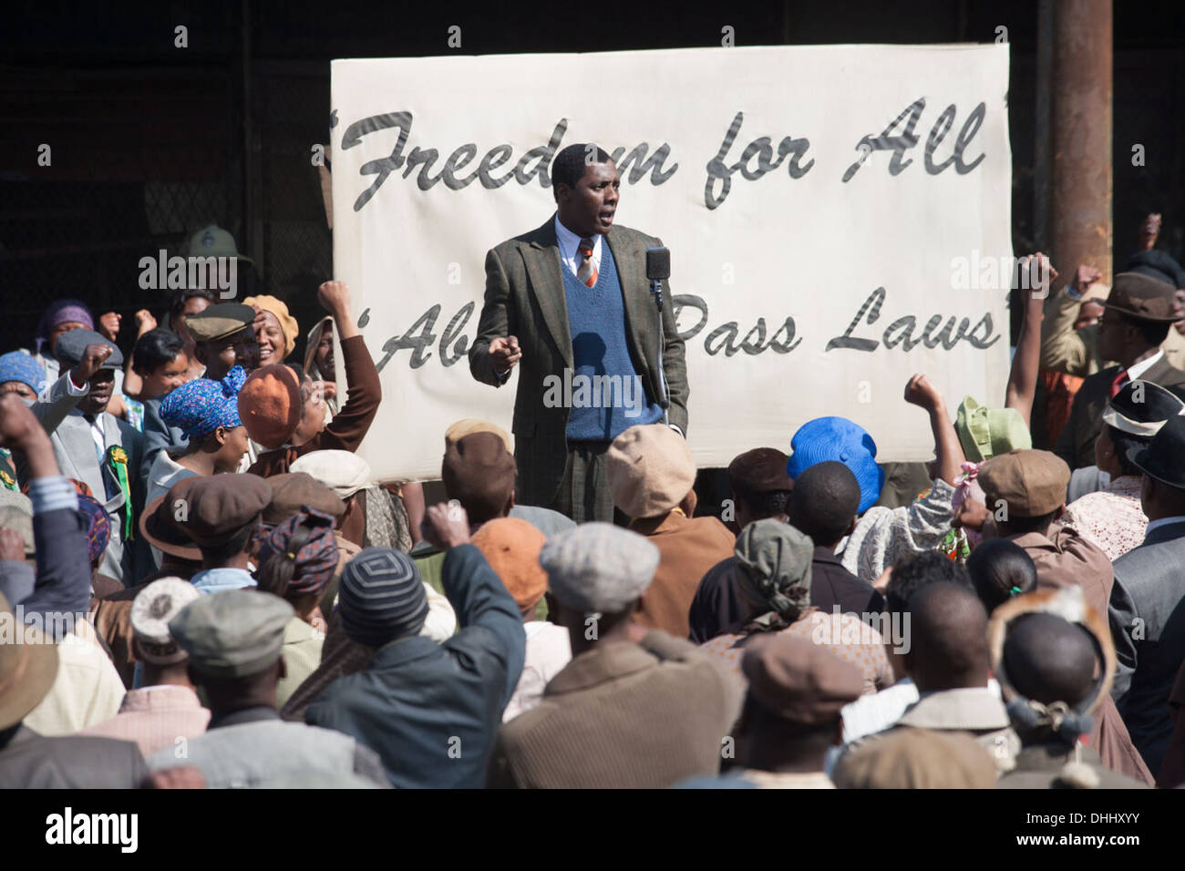 MANDELA: LONG WALK TO FREEDOM (2013) IDRIS ELBA JUSTIN CHADWICK (DIR) MOVIESTORE COLLECTION LTD Stock Photo