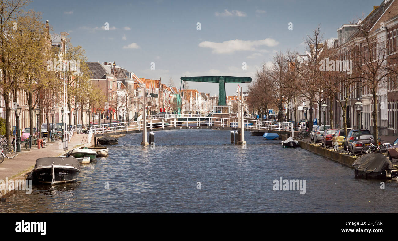 Leiden canal Oude Vest with with boats and bascule bridge Stock Photo Alamy Leiden canal Oude Vest with with boats and bascule bridge Stock Photo Alamy
