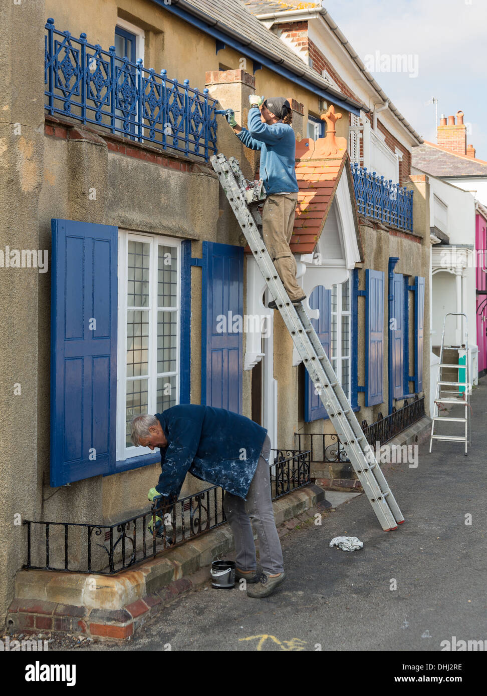 Painting exterior house uk hi-res stock photography and images - Alamy