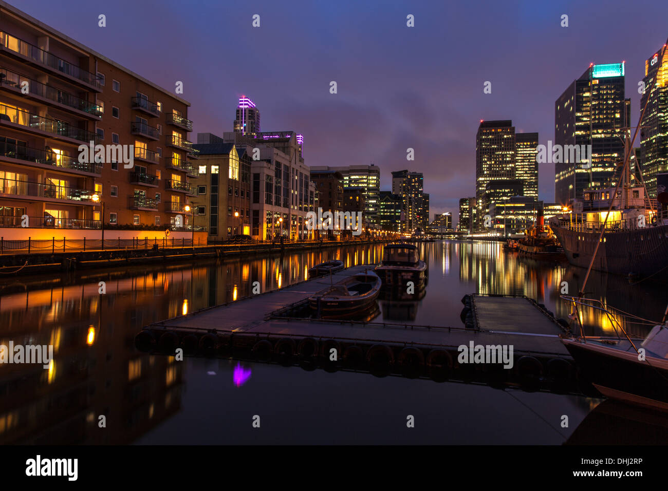 The Buildings of Canary Wharf at Night Stock Photo - Alamy