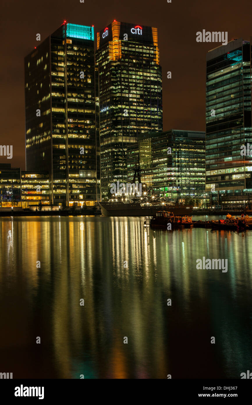 The Buildings of Canary Wharf at Night Stock Photo - Alamy
