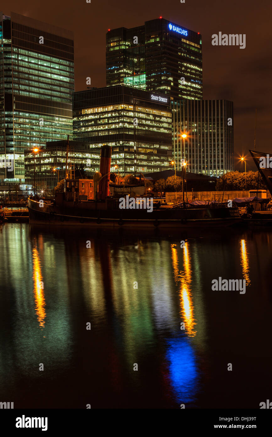 The Buildings of Canary Wharf at Night Stock Photo - Alamy