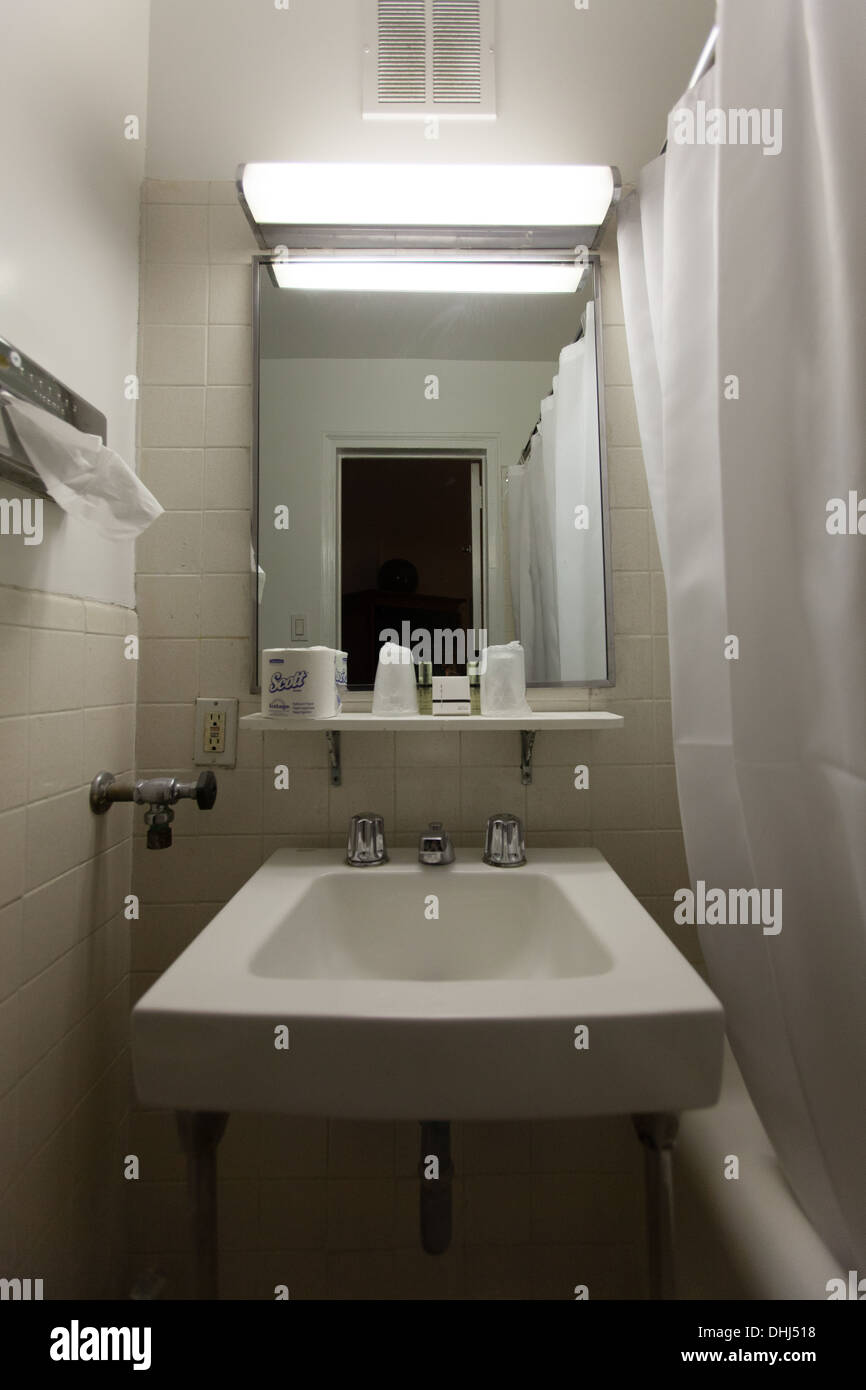 Bathroom, Hotel Pennsylvania, 401 Seventh Ave, New York City, United States of America. Stock Photo