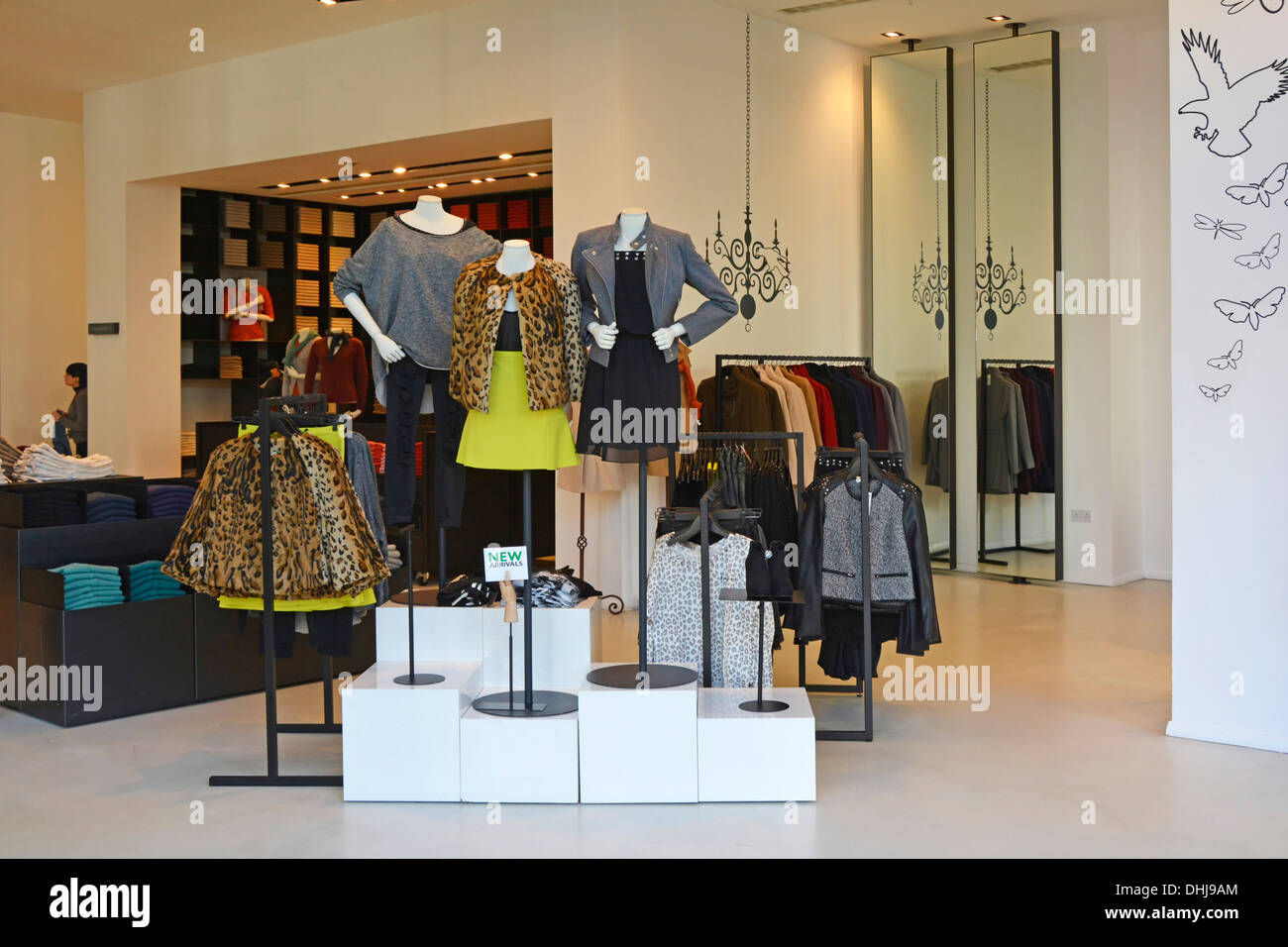 Fashion store hi-res stock photography and images - Alamy
