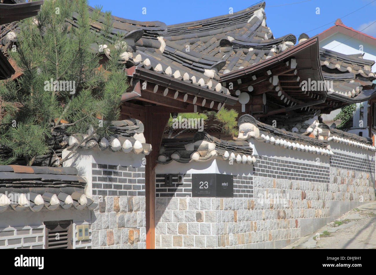 South Korea, Seoul, Bukchon Hanok Village, traditional house Stock ...