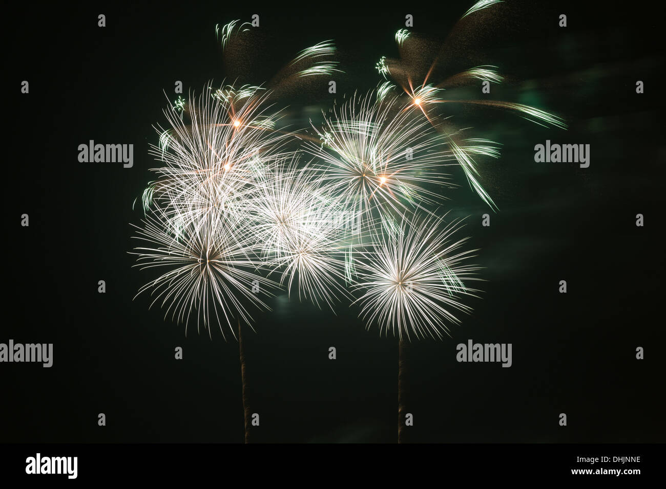 Glowing green cluster showing hi-res stock photography and images - Alamy