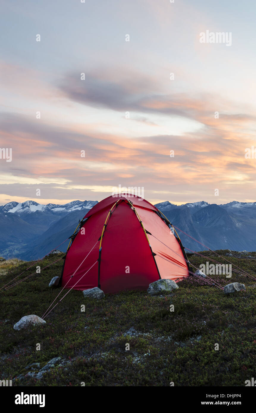Camping on top of a mountain hi-res stock photography and images - Alamy