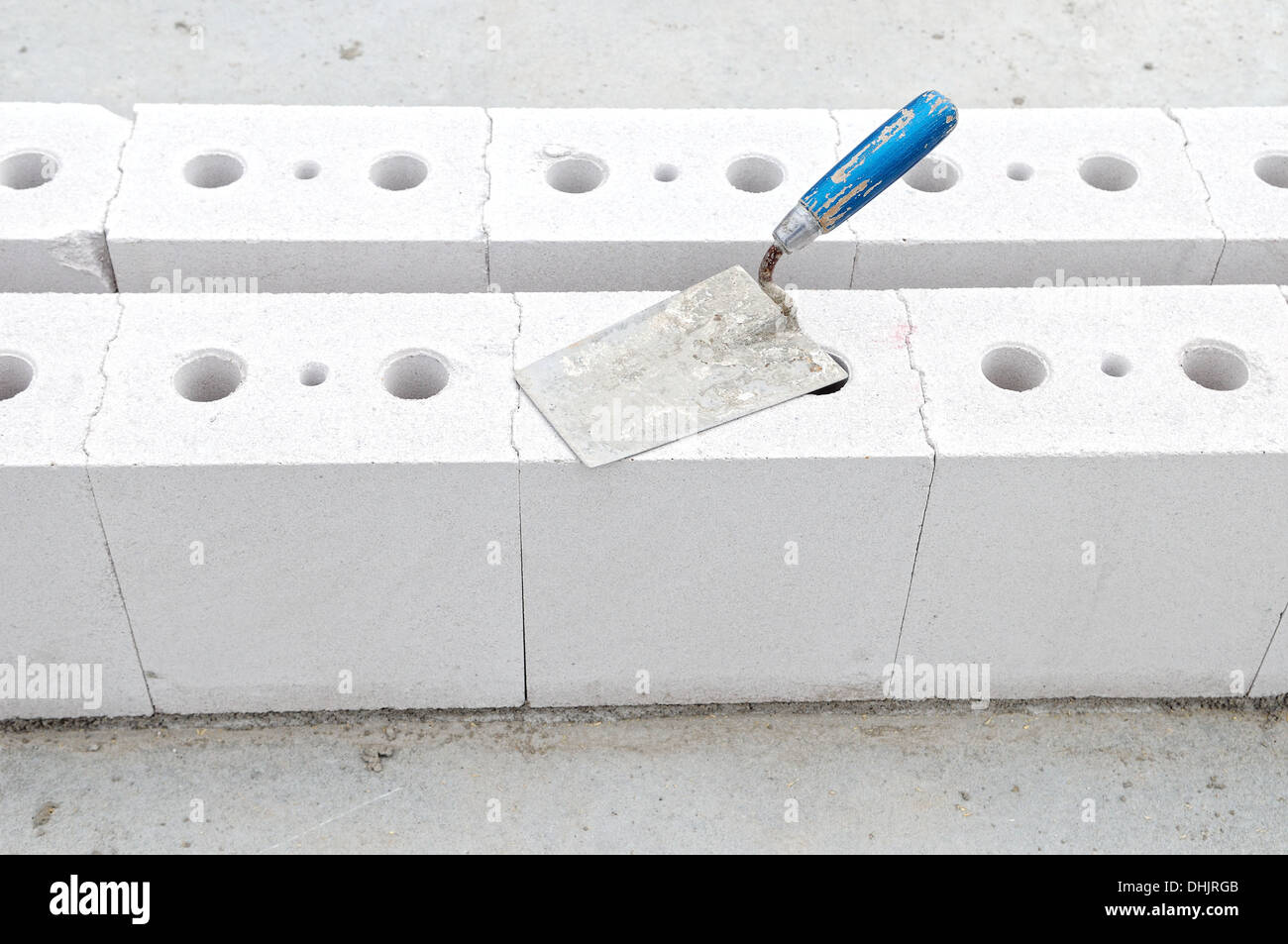 the mason masonry with limesand brick Stock Photo Alamy