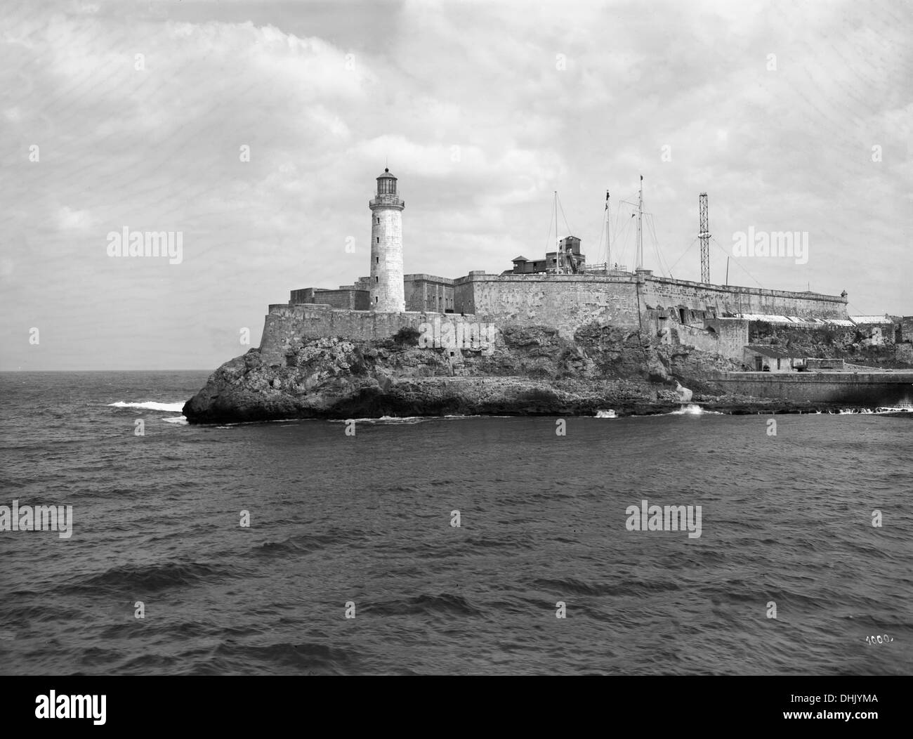 View of the Castillo del Morro with lighthouse and radio installations from the Gulf of Mexico on La Habana, Cuba, around 1910. The image was taken by the German photographer Oswald Lübeck, one of the earliest representatives of travel photography and ship photography aboard passenger ships. Photo: Deutsche Fotothek/Oswald Lübeck Stock Photo