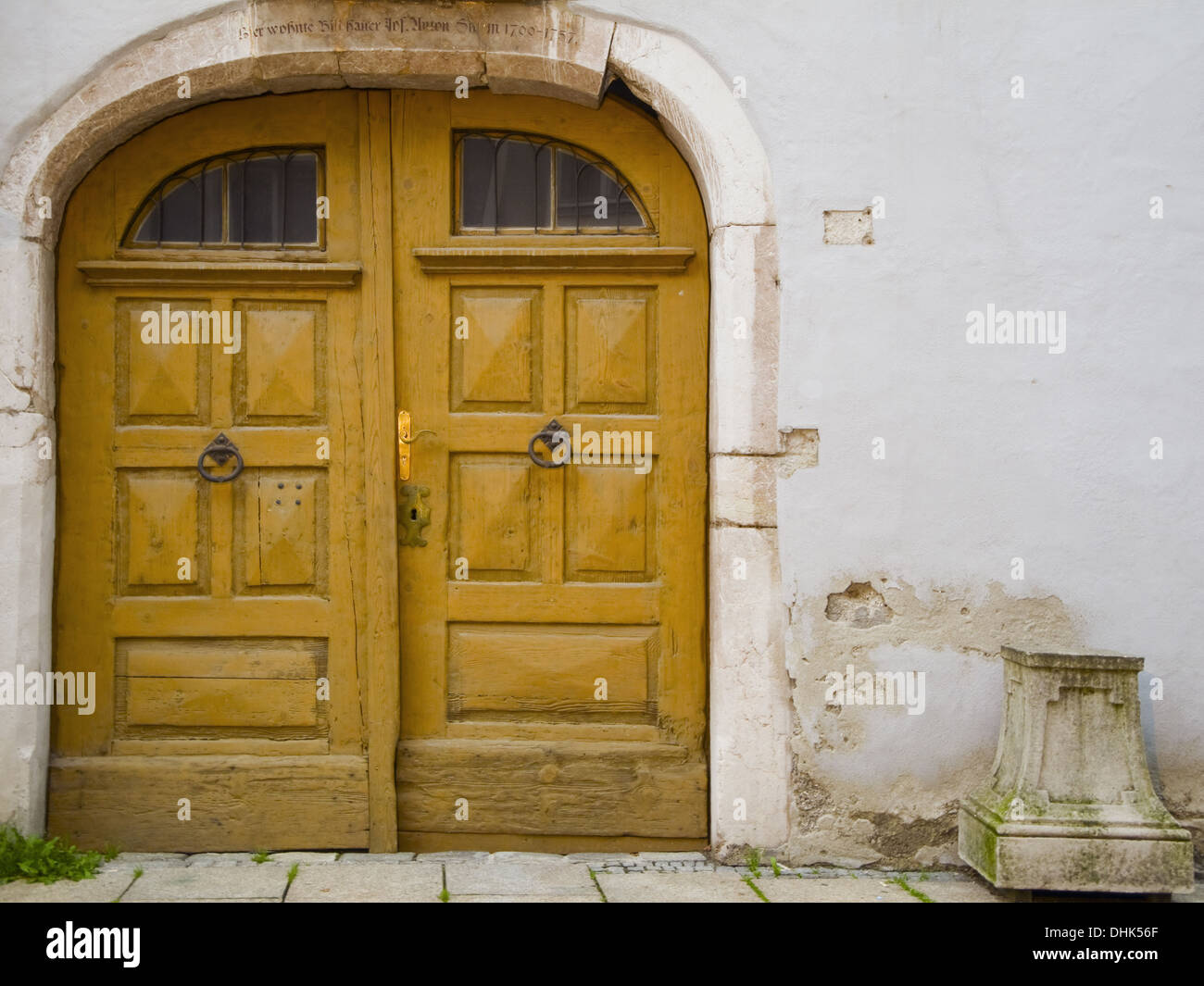 old double door Stock Photo - Alamy