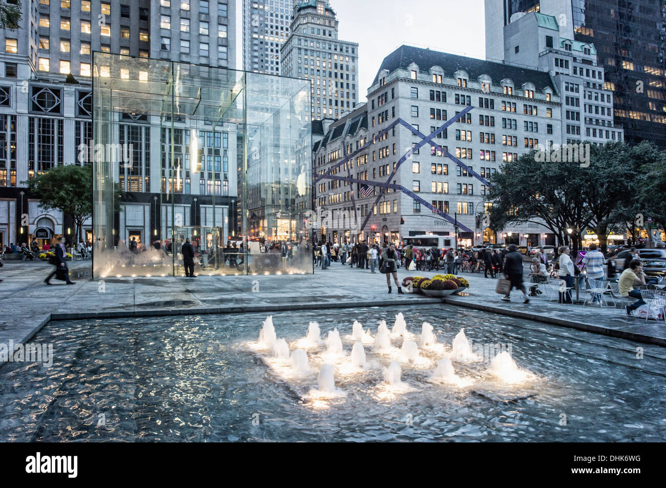 Apple Store 5th Avenue, Manhattan, New York City, USA Stock Photo