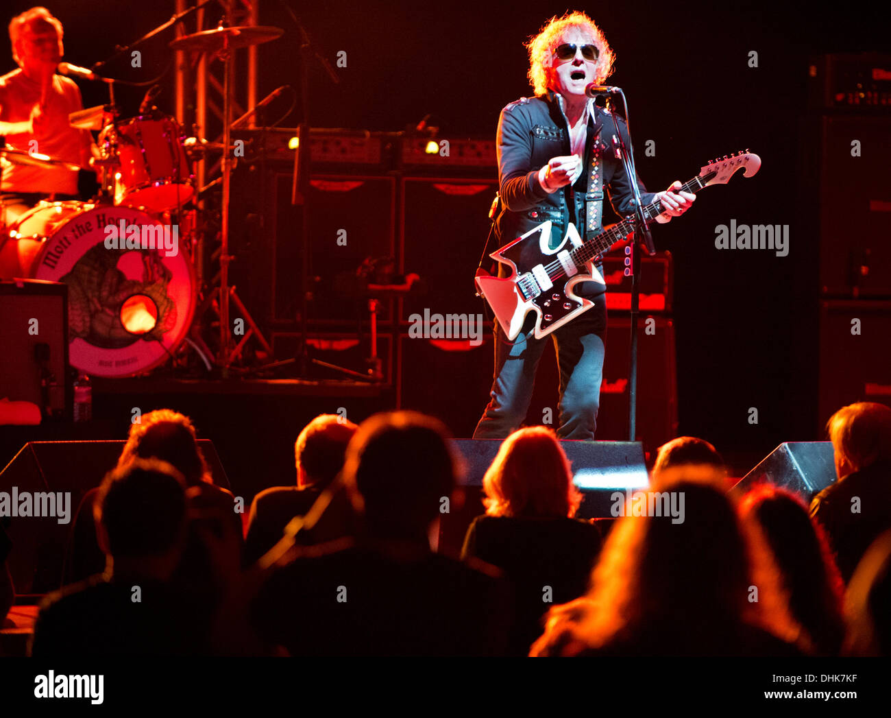 Birmingham, UK . 11th Nov, 2013. Reformed 1970s rock band Mott the Hoople play the first concert of their UK tour at Birmingham Symphony Hall, 11 October 2013. Lead singer Ian Hunter with dark glasses. © John Bentley/Alamy Live News Stock Photo