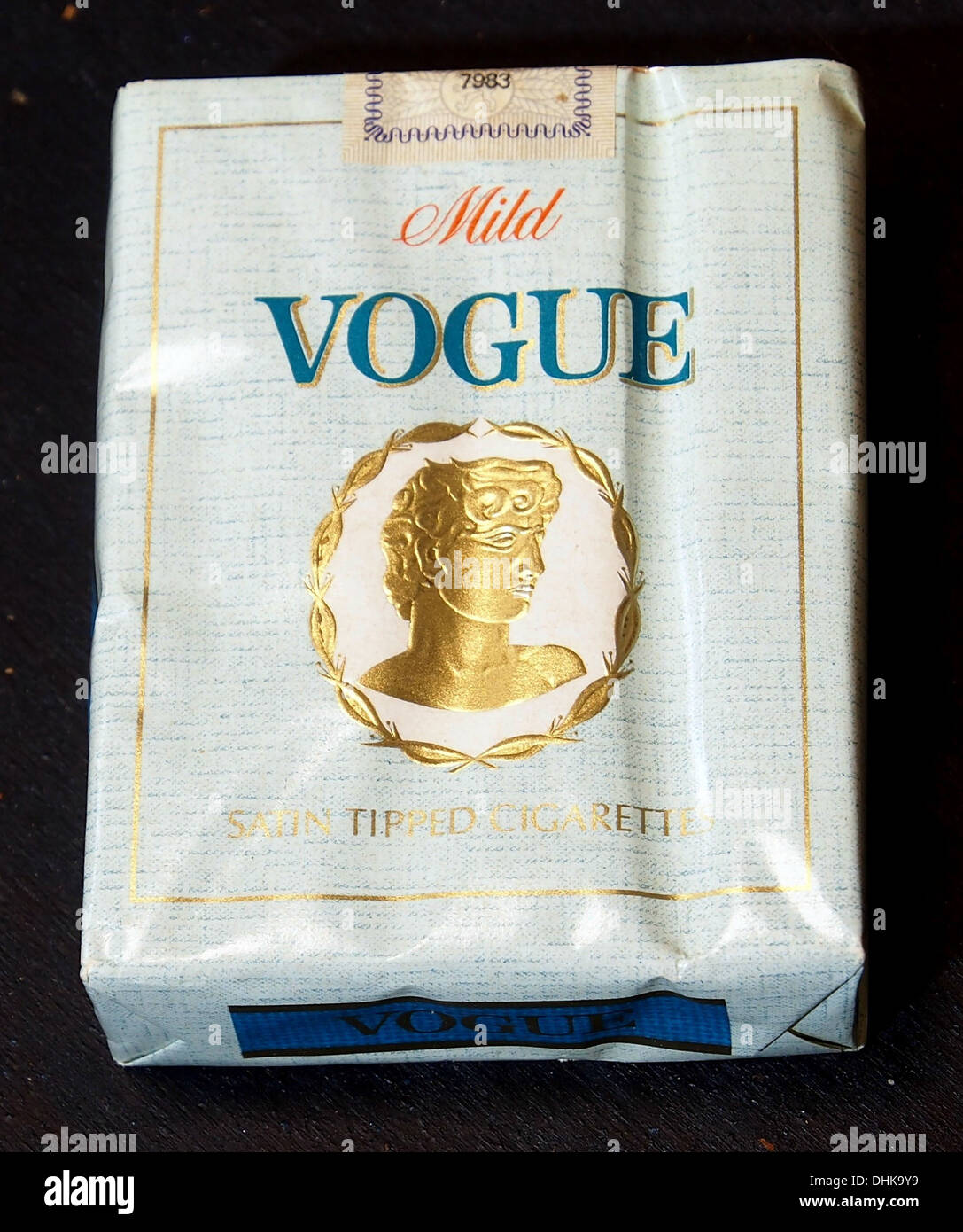 Vogue cigarettes pack hires stock photography and images Alamy