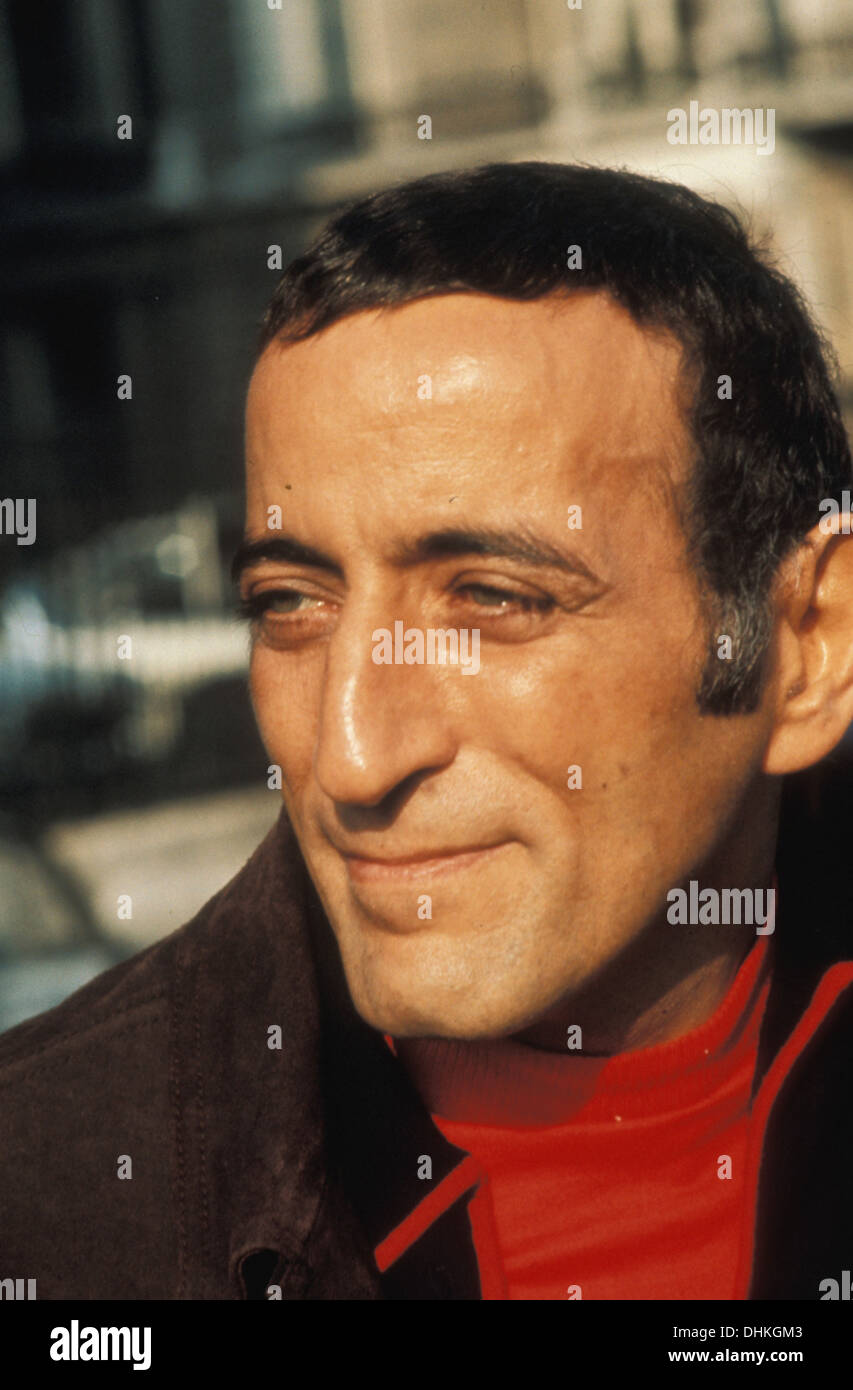 TONY BENNETT American singer in 1967 Stock Photo