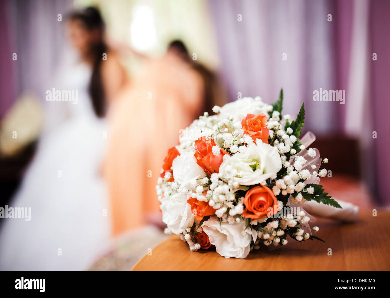 Red Bridal Bouquet Hi Res Stock Photography And Images Alamy Red Bridal Bouquet Hi Res Stock Photography And Images Alamy