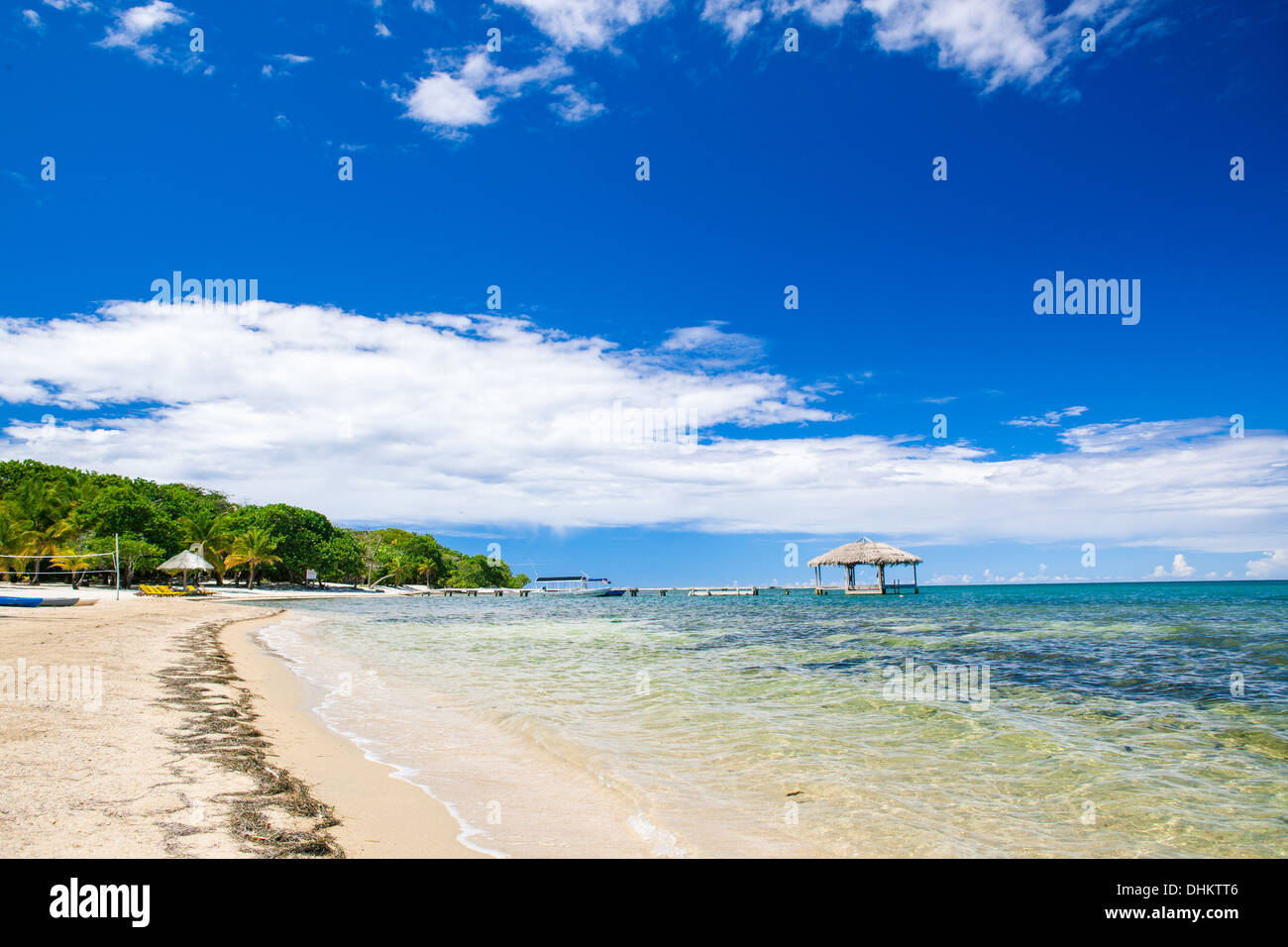Tropical beach of Palmetto Bay on the Caribbean island of Roatan Stock Photo