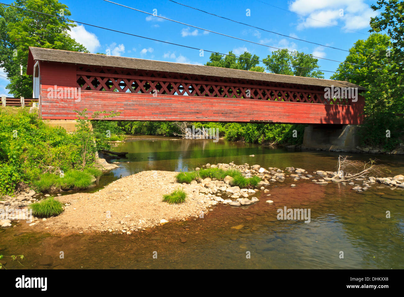 Historic Henry Covered bridge over the Walloomsac River e in Bennington, Vermont Stock Photo