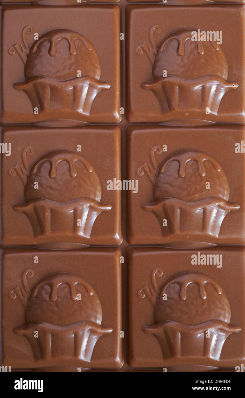 Wonka chocolate bars hi-res stock photography and images - Alamy