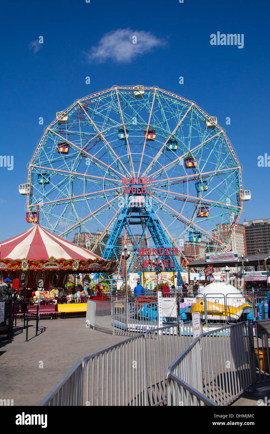 Wonder Wheel ferris wheel ride, Coney Island,Brooklyn, New York,United