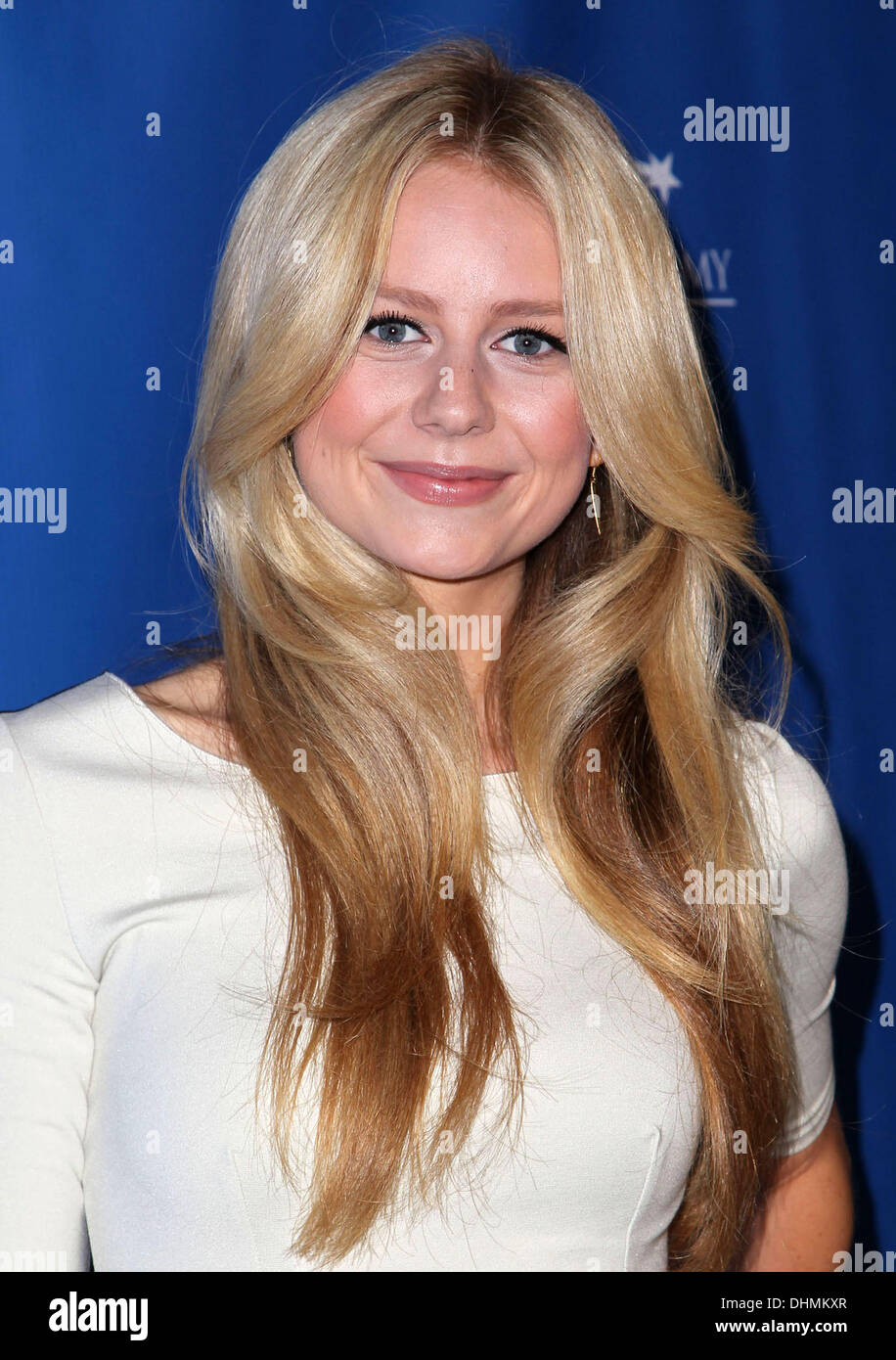 25+ Amazing Pictures of Justine Lupe - Swanty Gallery