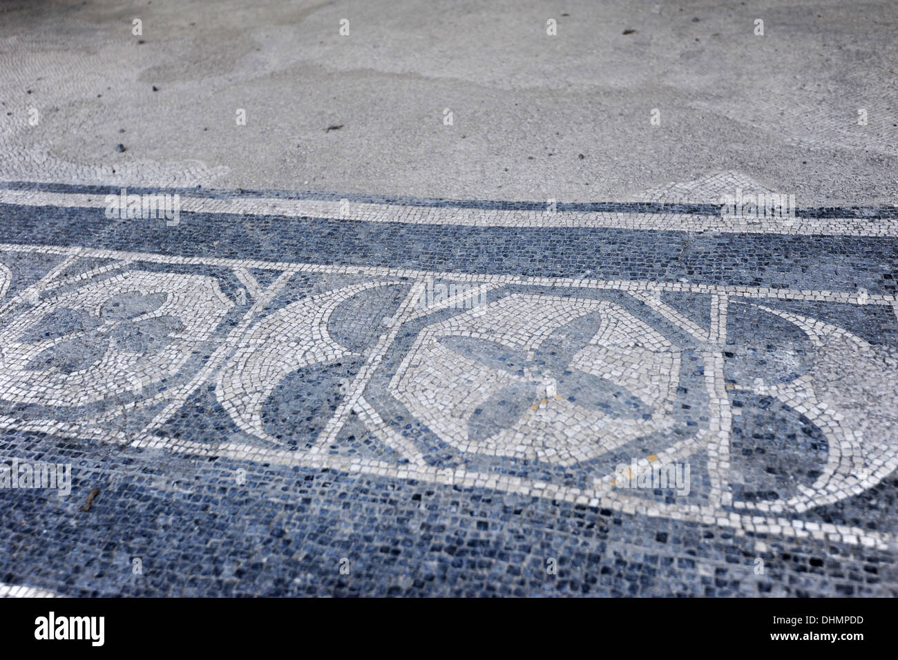 Roman mosaic close up tiles hi-res stock photography and images - Alamy