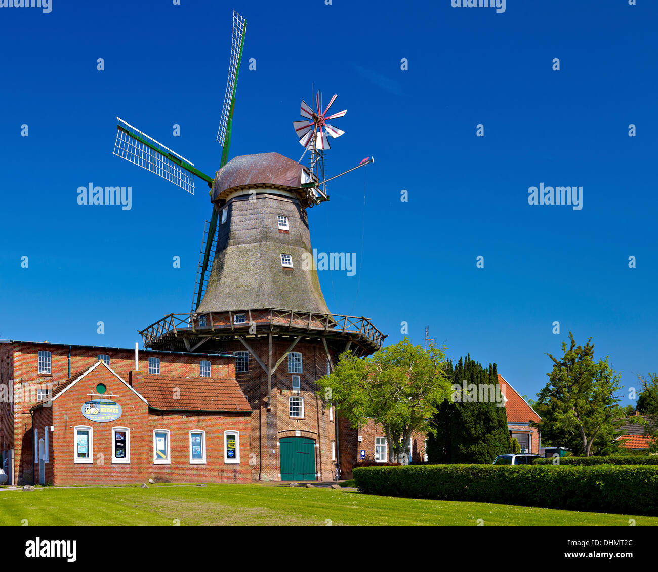 Smock mill, Krummhörn-Pewsum, East Frisia, Germany Stock Photo - Alamy 