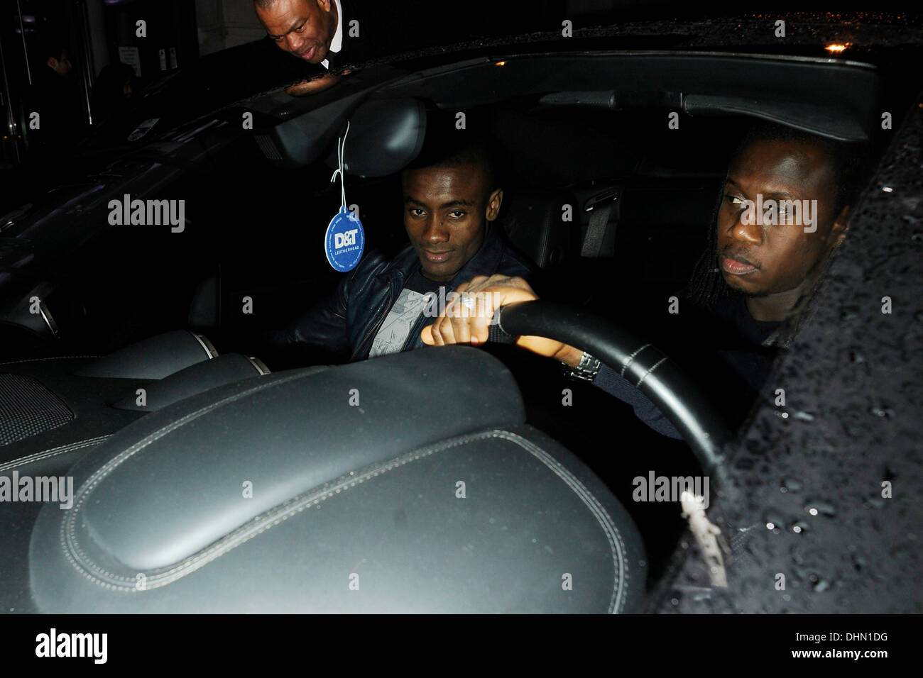 Chelsea FC player Salomon Kalou leaves (L) Novikov Restaurant and Bar after  celebrating his teams FA Cup Final win over Liverpool FC London, England -  05.05.12 Stock Photo - Alamy