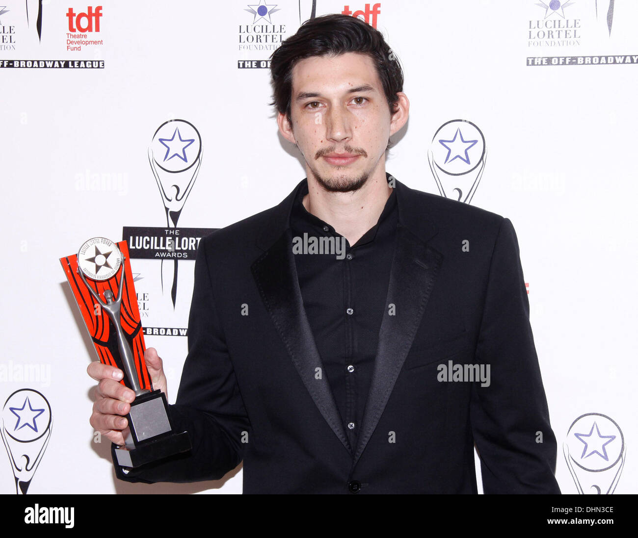 Outstanding actor. Адам драйвер уши. Адам драйвер Ушастый. Адам драйвер реклама. Адам драйвер поправил уши.