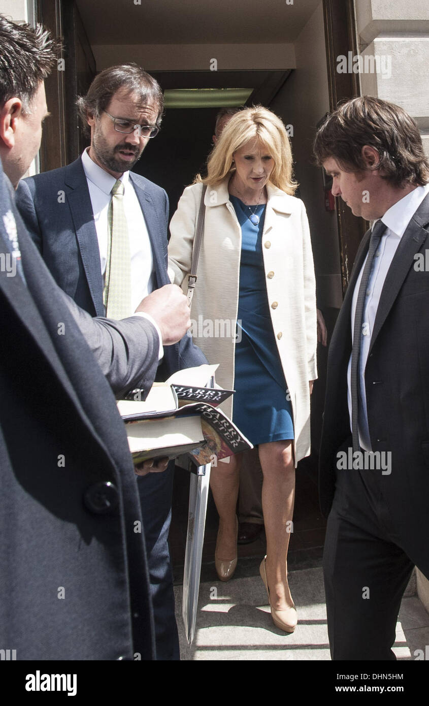 J. K. Rowling leaves Mansion House with husband Neil Murray after receiving the Freedom of the City of London. London, England - 08.05.12  Featuring: J. K. Rowling Where: London, United Kingdom When: 08 May 2012 Stock Photo