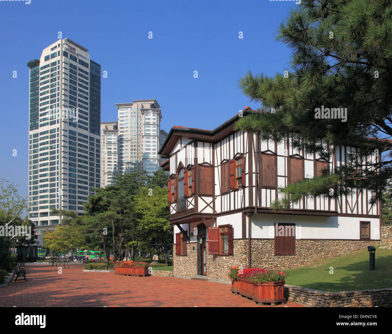 South Korea, Seoul, Yeouido, street scene, Stock Photo