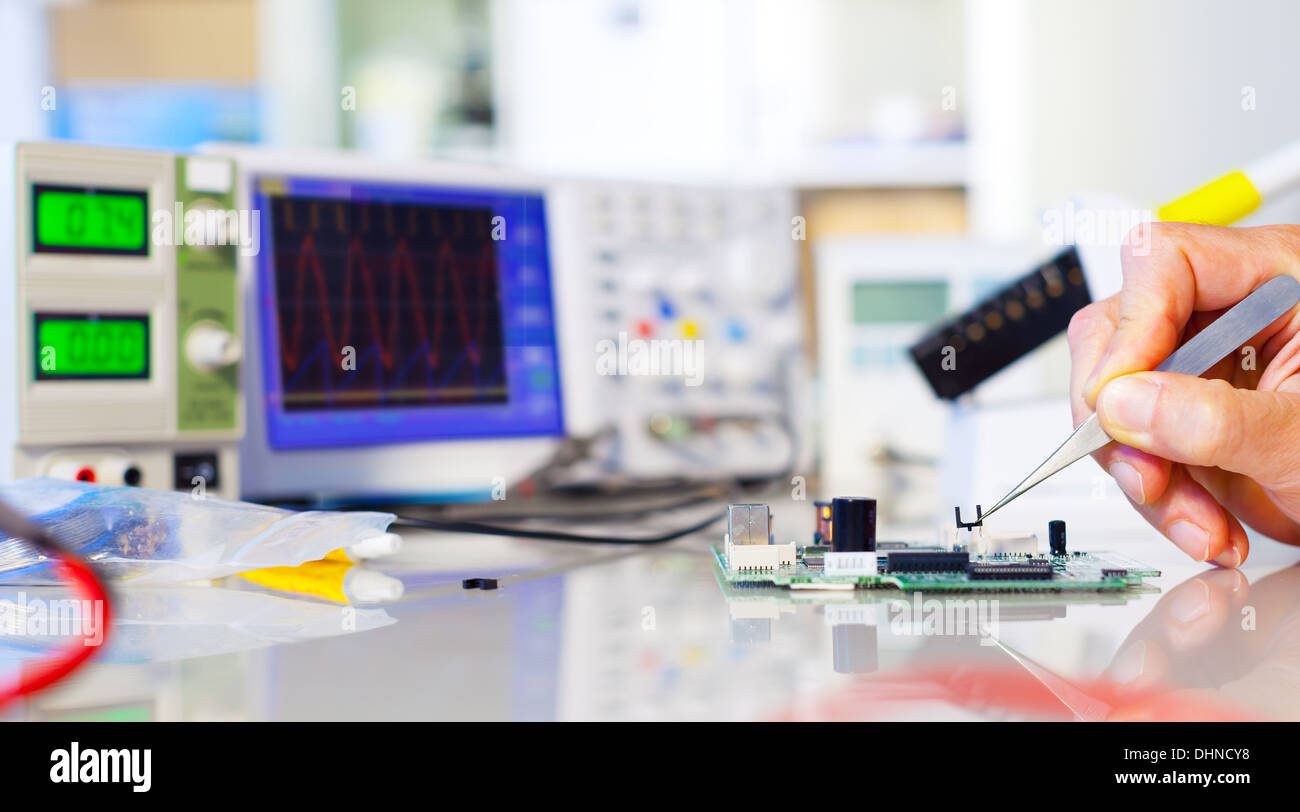 Semiconductor repair hi-res stock photography and images - Alamy