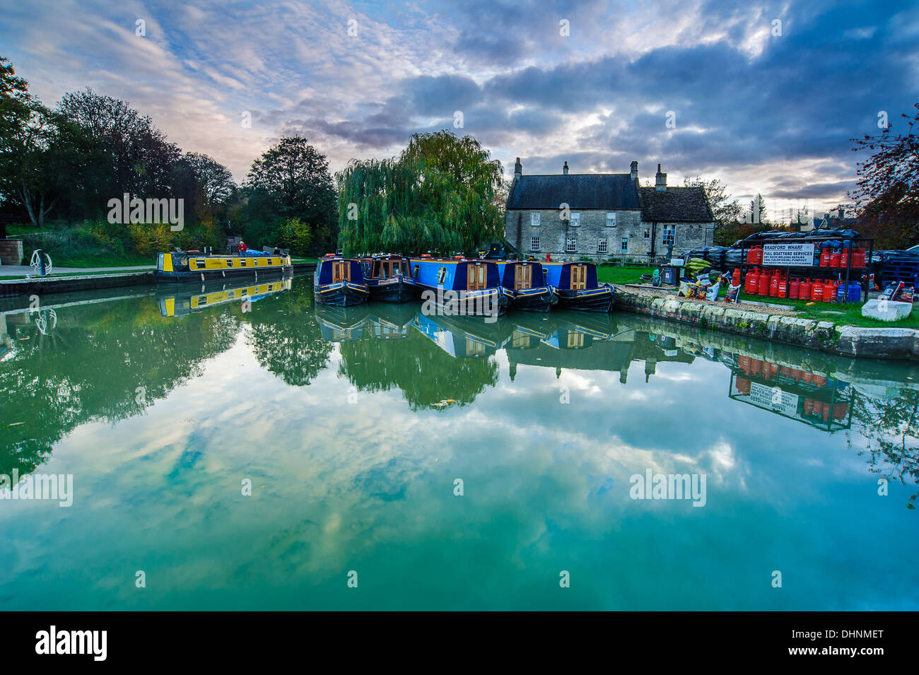 bradford-on-avon-canal-hi-res-stock-photography-and-images-alamy