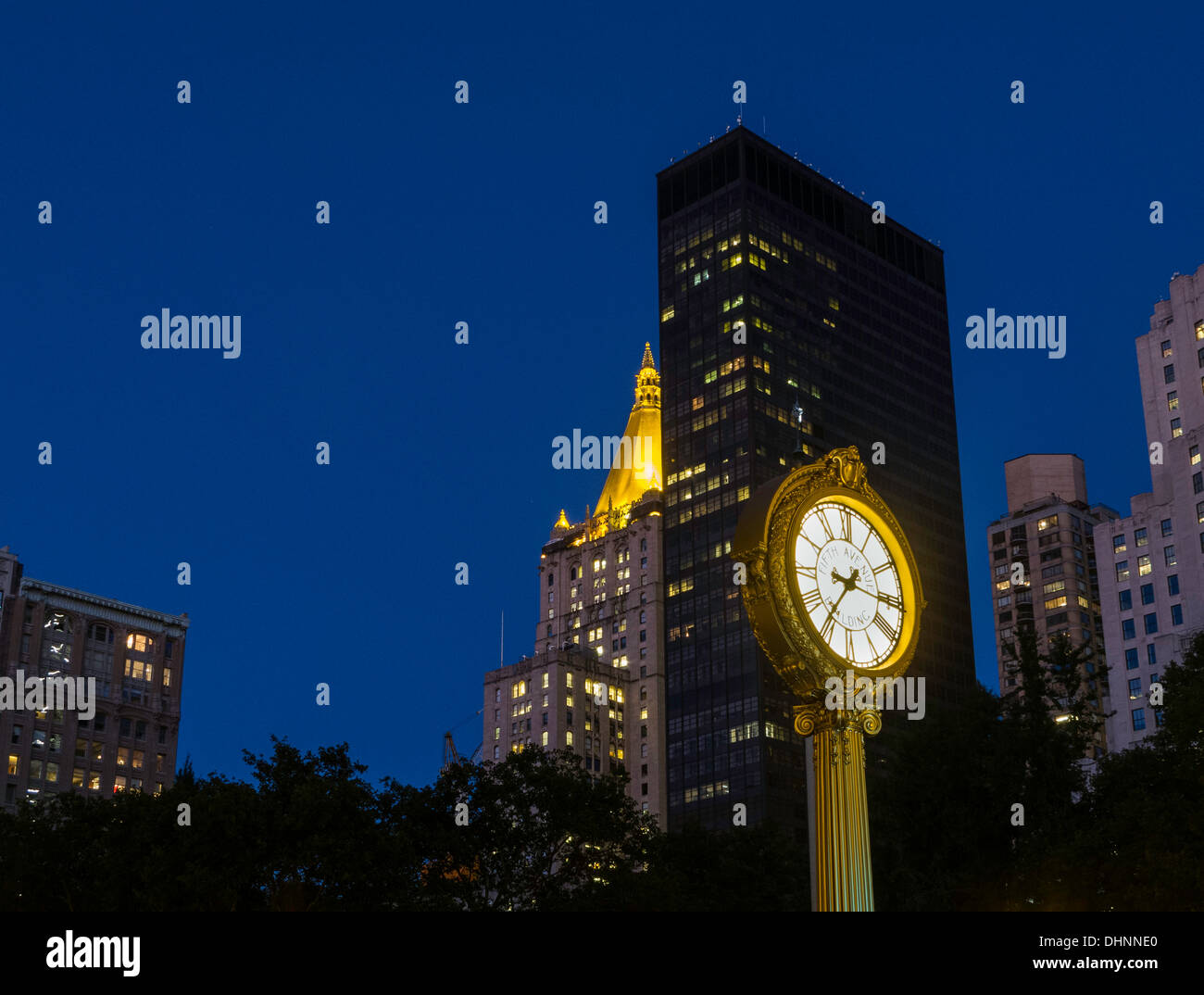 Sidewalk Clock at Night in the Flatiron District, NYC Stock Photo Alamy