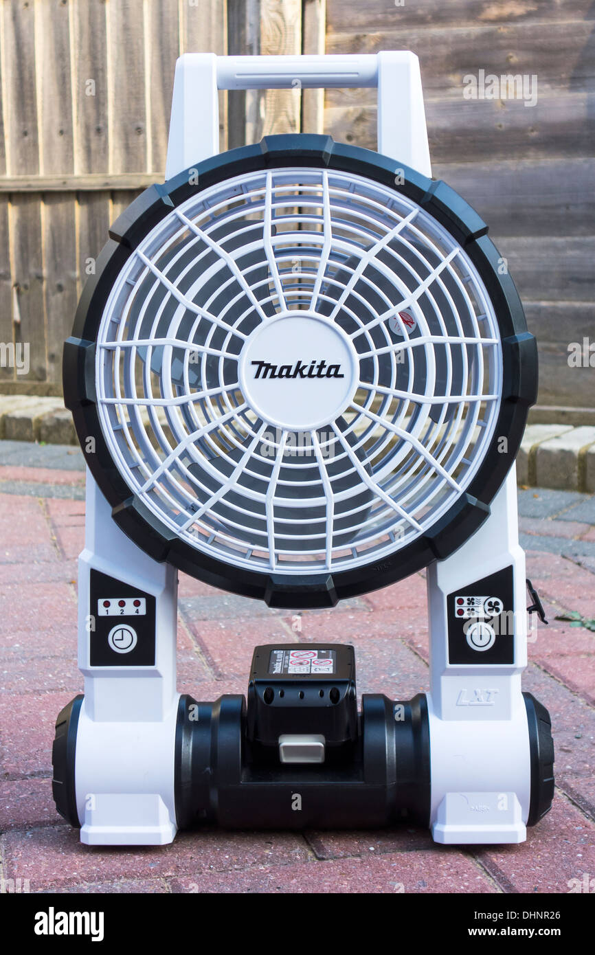 Makita BCF201ZW White Portable Fan works from mains power or from 14.4 - 18  Volt Makita Li-ion batteries, Part No: MAK-BCF201ZW Stock Photo - Alamy